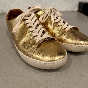 Sezane Jack trainers in metalic gold ✨ Size 7.5 (39)✨ Almost new- worn 2 times.